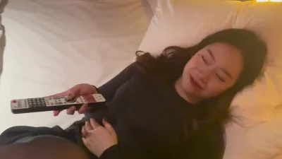 风骚女和上司开房偷情被射了一屁股的精液